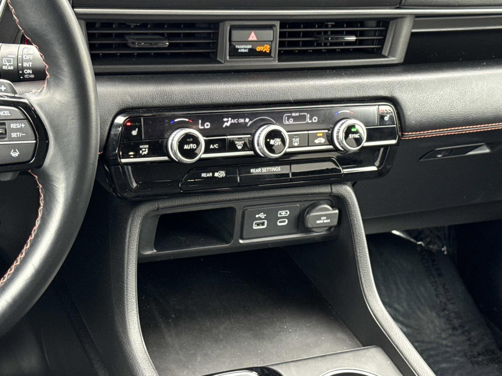 Used 2025 Honda Pilot Sport image 4