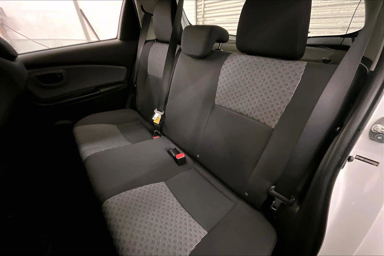 Used 2016 Toyota Yaris LE image 25