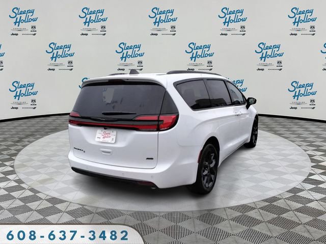 New 2026 Chrysler Pacifica Select AWD/4WD image 5