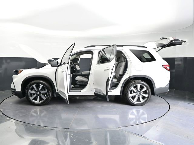 Used 2025 Honda Pilot Touring image 39