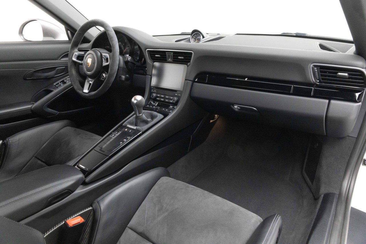 Used 2018 Porsche 911 Carrera T RWD image 2