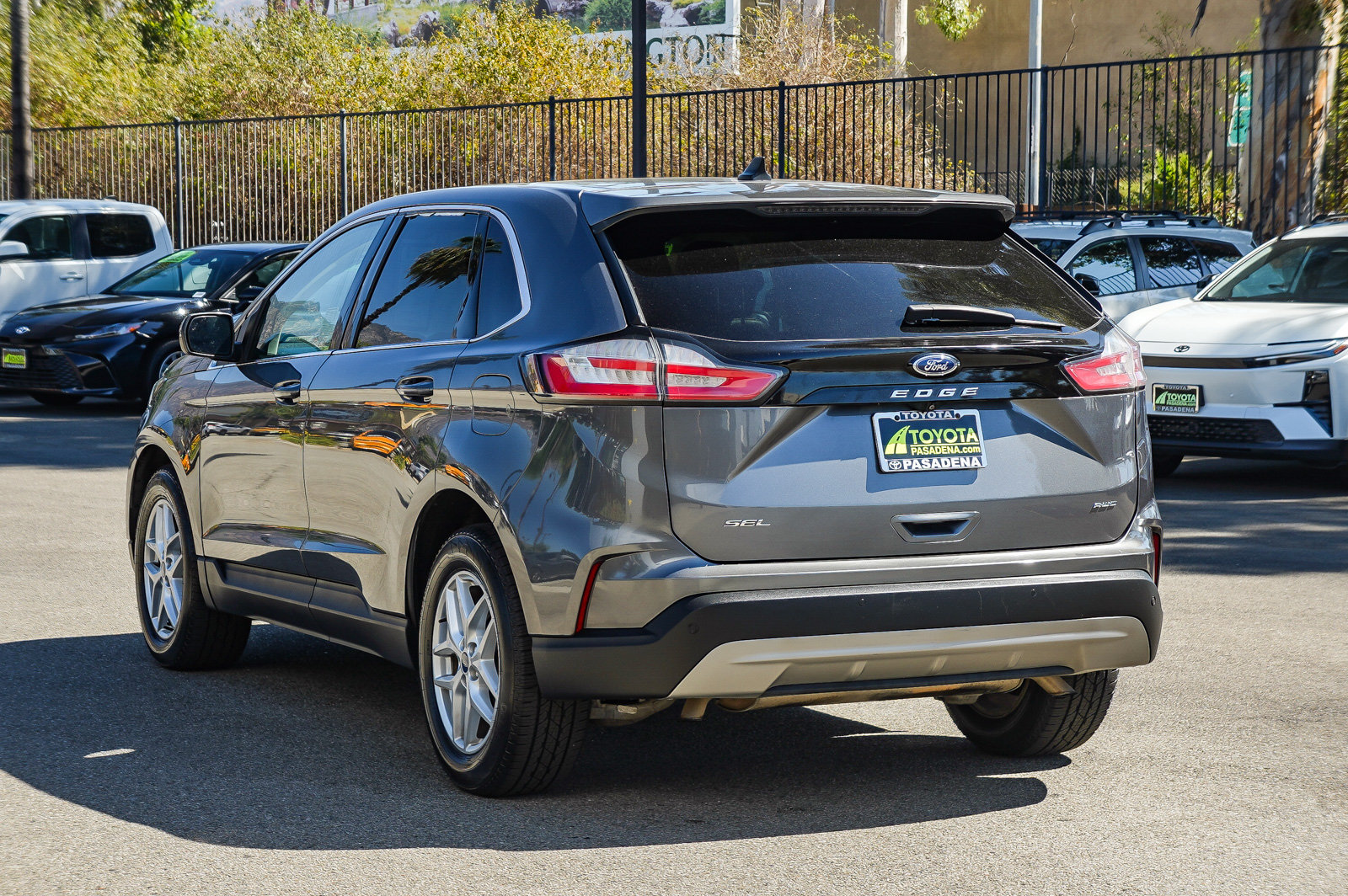 Used 2022 Ford Edge SEL AWD/4WD image 6