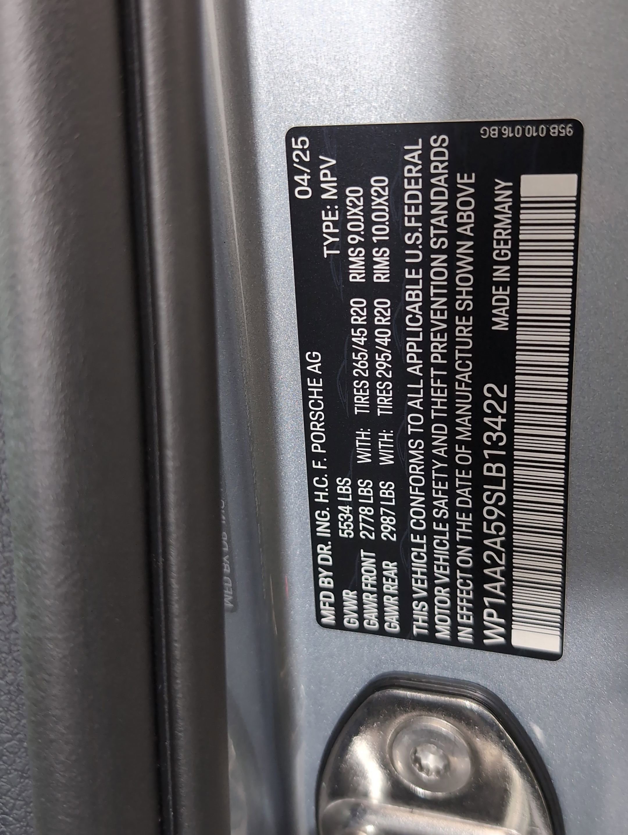 Certified 2025 Porsche Macan image 29