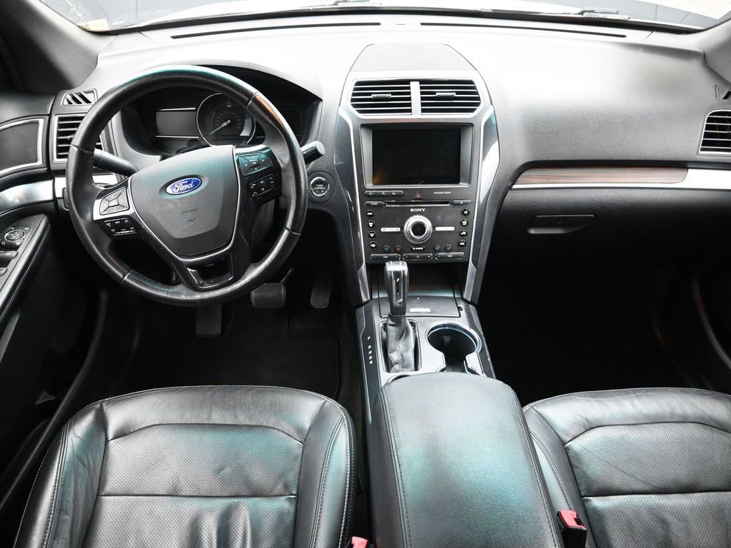 Used 2016 Ford Explorer Limited w/ Equipment Group 301A image 21