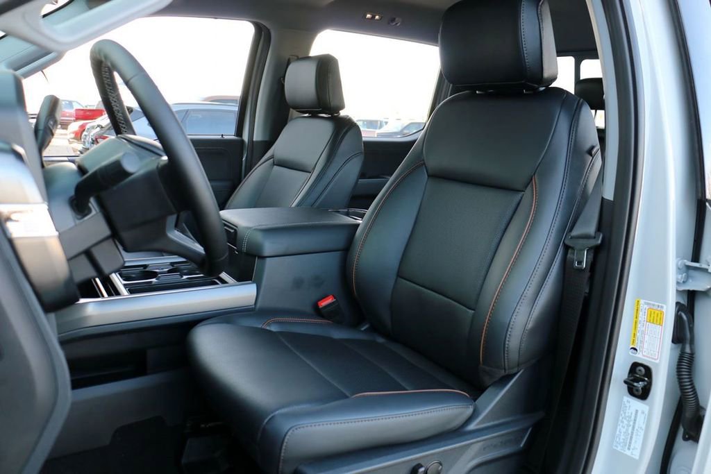 New 2026 Ford F350 Lariat w/ Black Appearance Package image 21