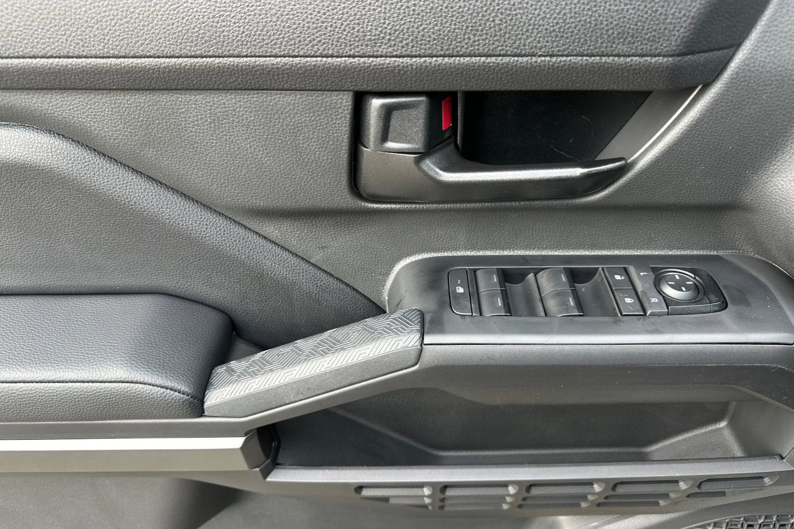 New 2025 Toyota Tacoma SR5 AWD/4WD image 10