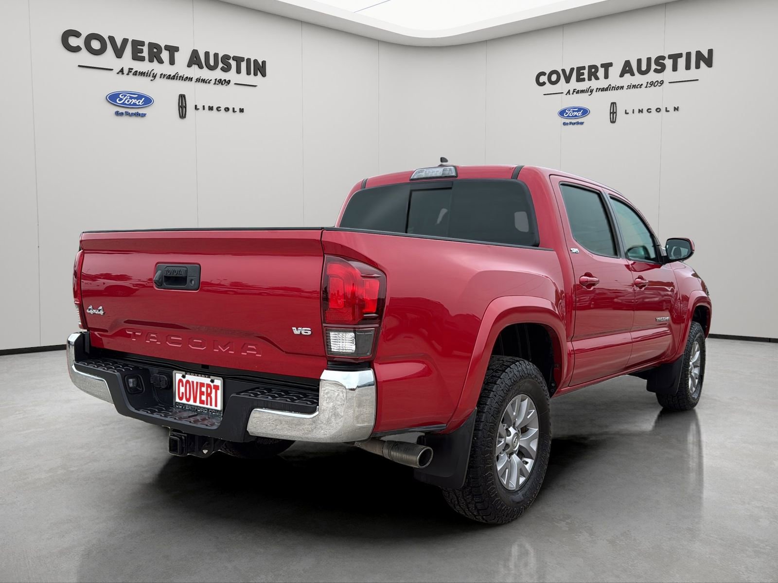 Used 2019 Toyota Tacoma SR5 AWD/4WD image 5