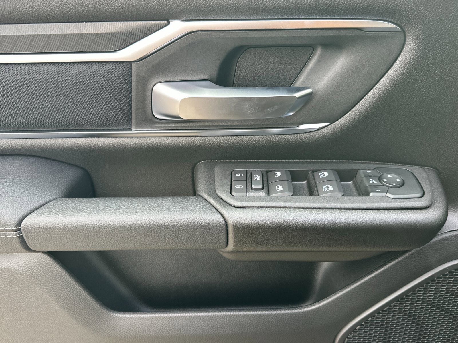 New 2026 RAM 1500 4x4 Crew Cab image 11