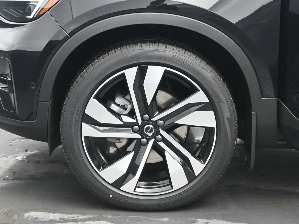 New 2026 Volvo XC40 B5 Plus w/ Protection Package Premier image 29