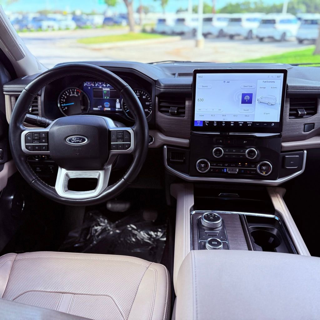 Used 2024 Ford Expedition Limited image 13