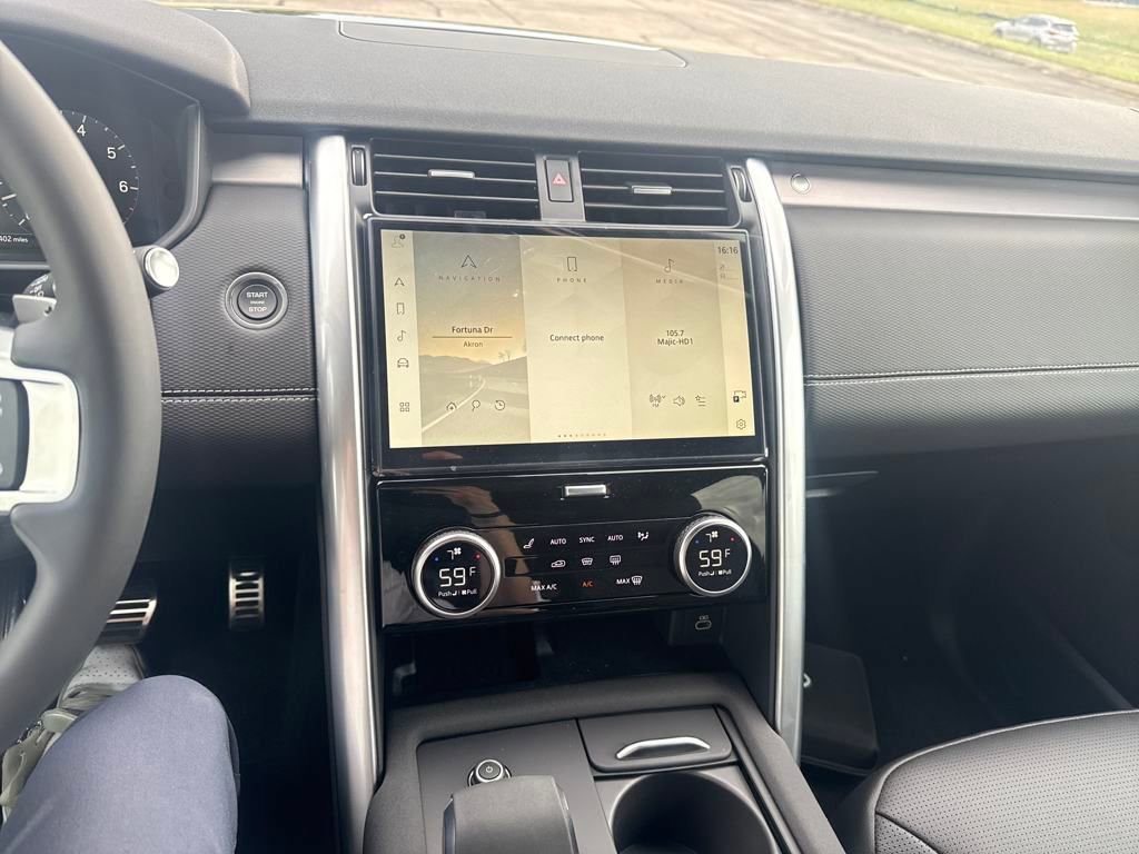 New 2025 Land Rover Discovery Dynamic SE AWD/4WD image 13
