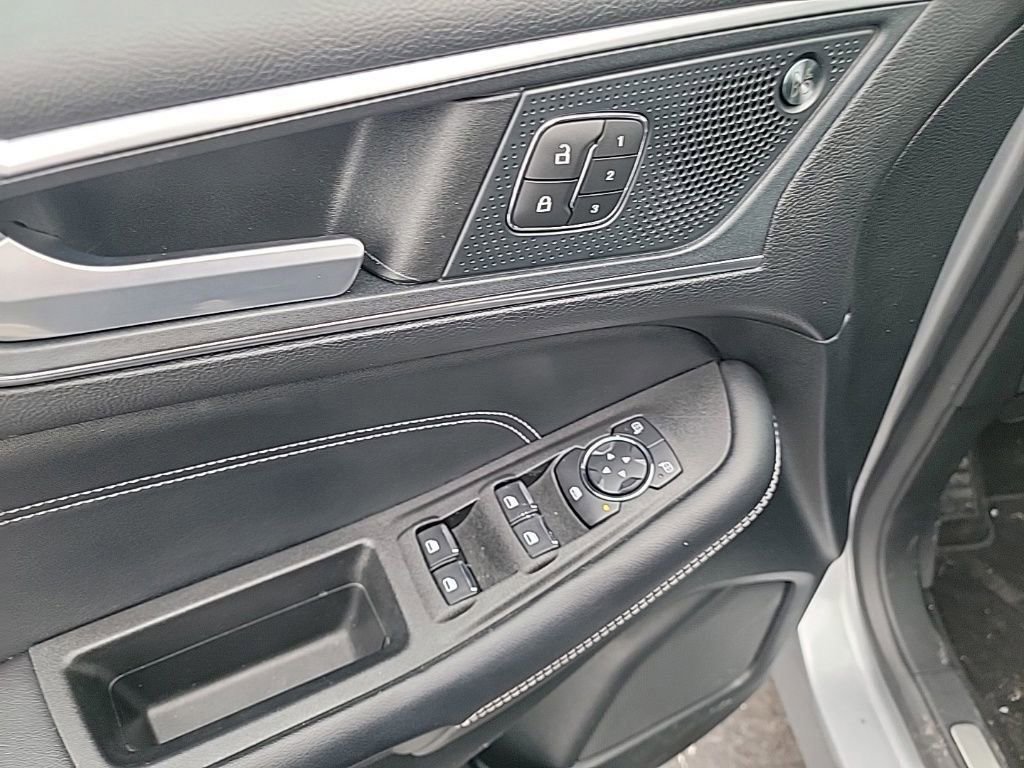 Used 2022 Ford Edge Titanium image 35