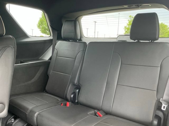 Used 2023 Chevrolet Traverse Premier FWD image 35