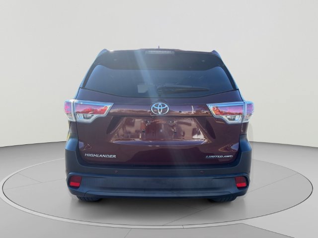 Used 2014 Toyota Highlander Limited w/ Driver Technology Package AWD/4WD image 4