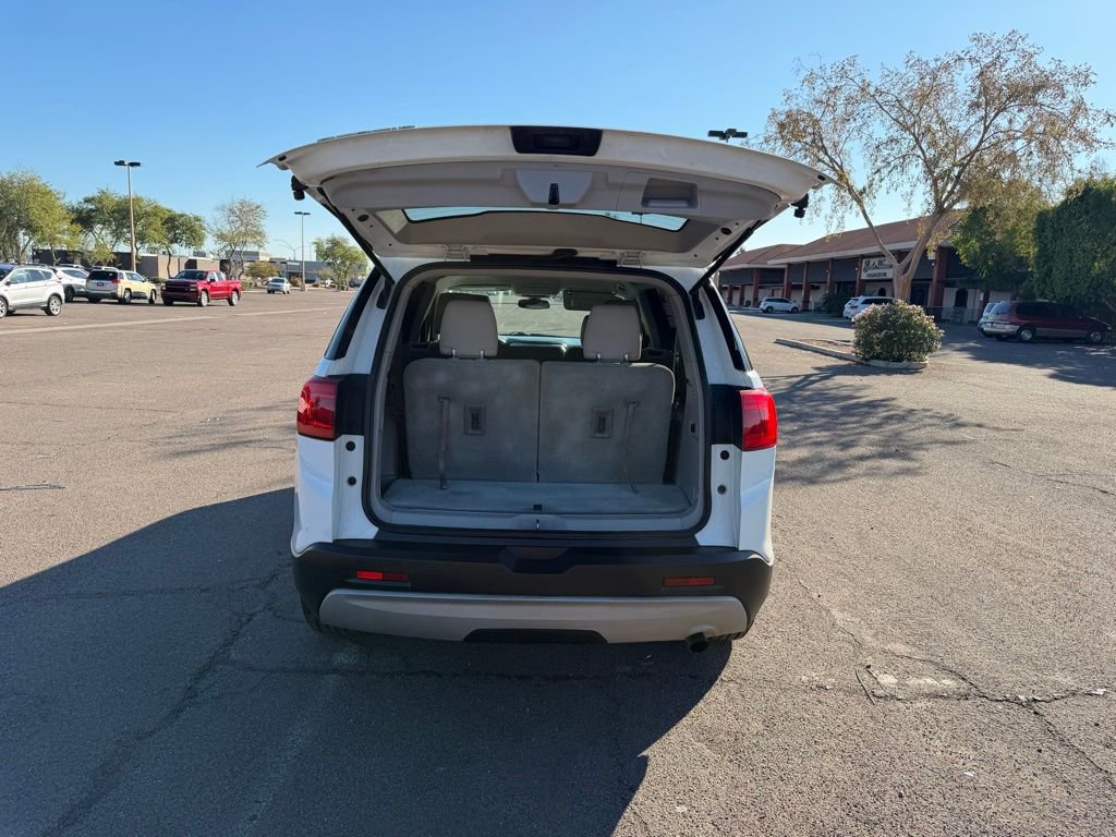 Used 2018 GMC Acadia SLE image 12