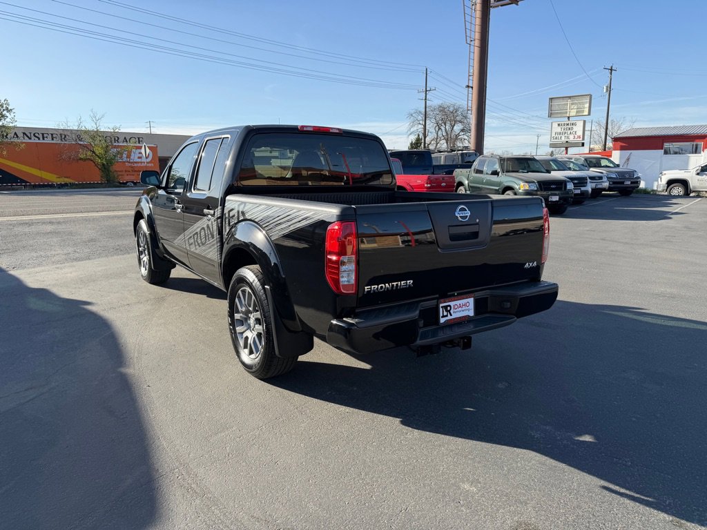 Used 2012 Nissan Frontier SV w/ Sport Appearance Pkg AWD/4WD image 4
