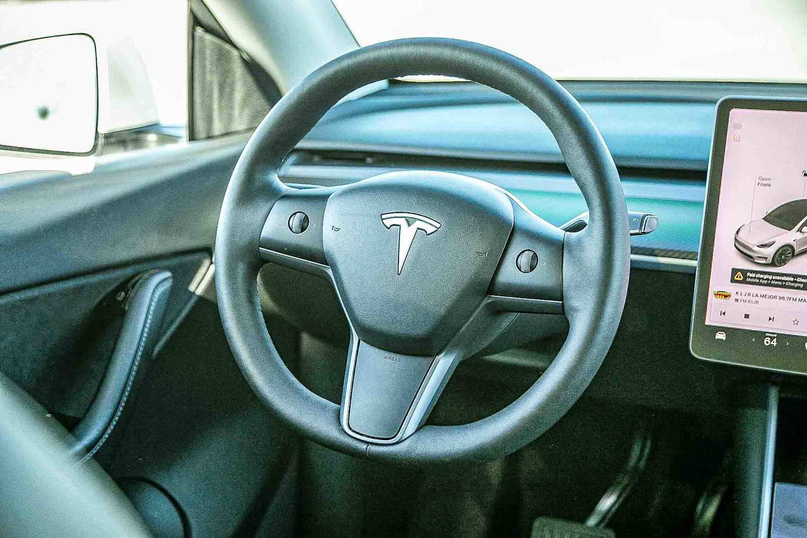 Used 2021 Tesla Model Y Long Range image 15