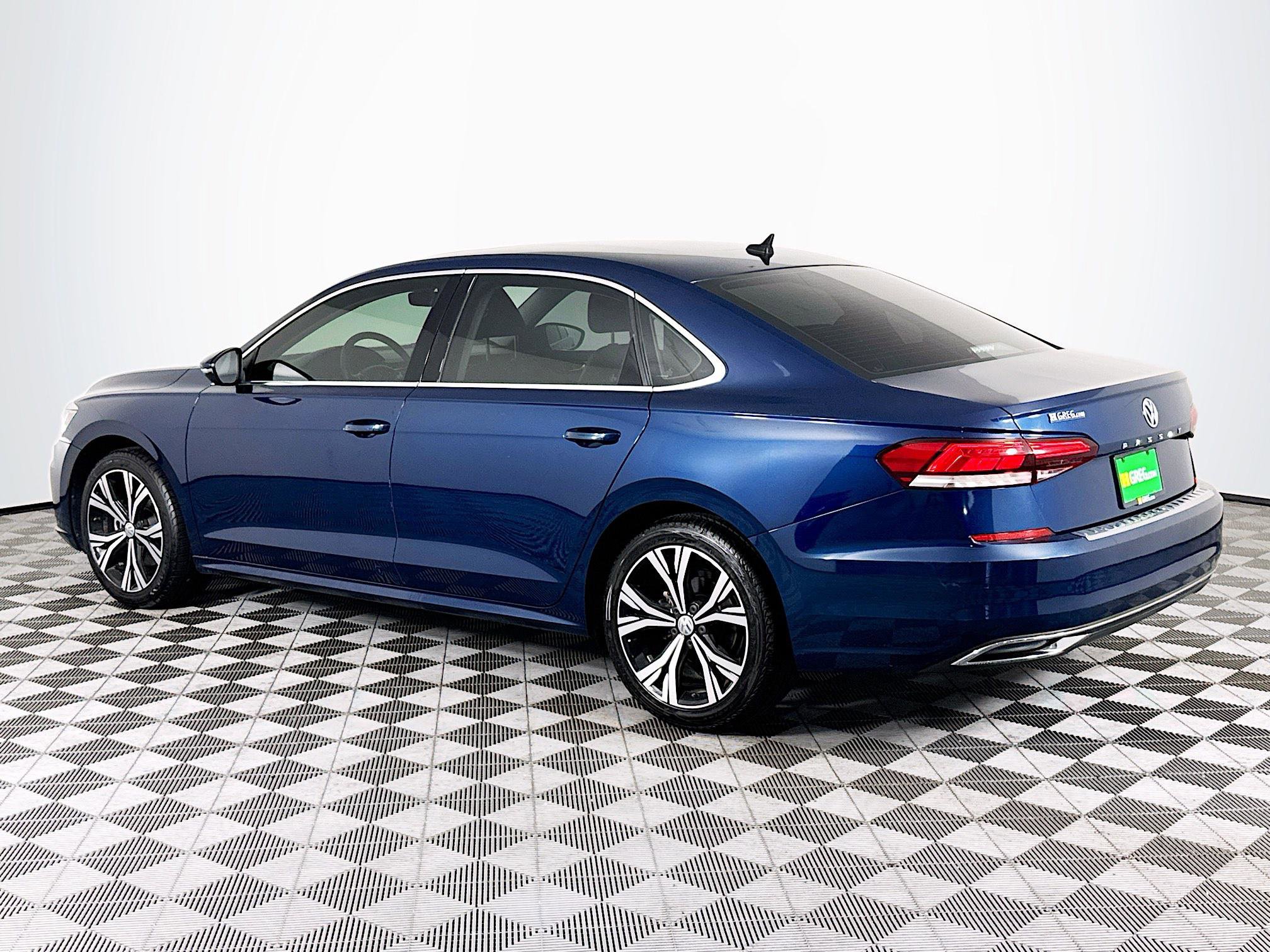 Used 2022 Volkswagen Passat 2.0T SE FWD image 6