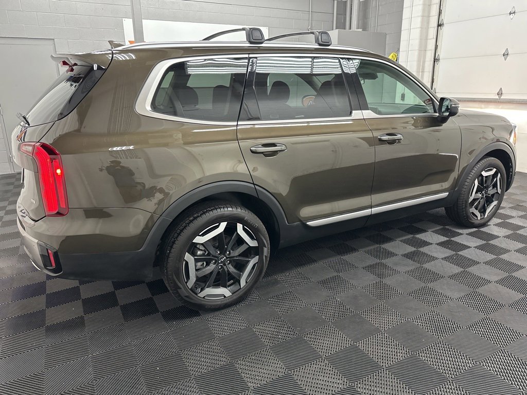 Used 2025 Kia Telluride S image 10
