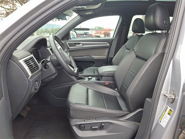 Used 2022 Volkswagen Atlas Cross Sport SEL image 16