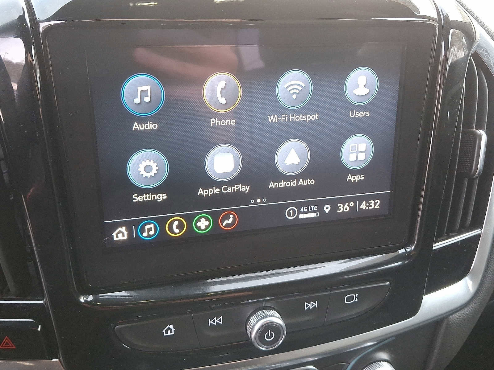 Used 2023 Chevrolet Traverse LT image 16