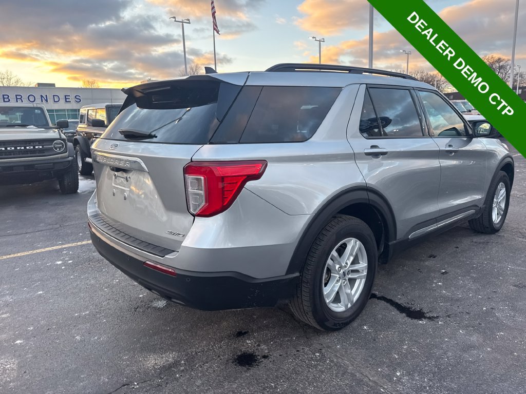 Used 2023 Ford Explorer XLT AWD/4WD image 6