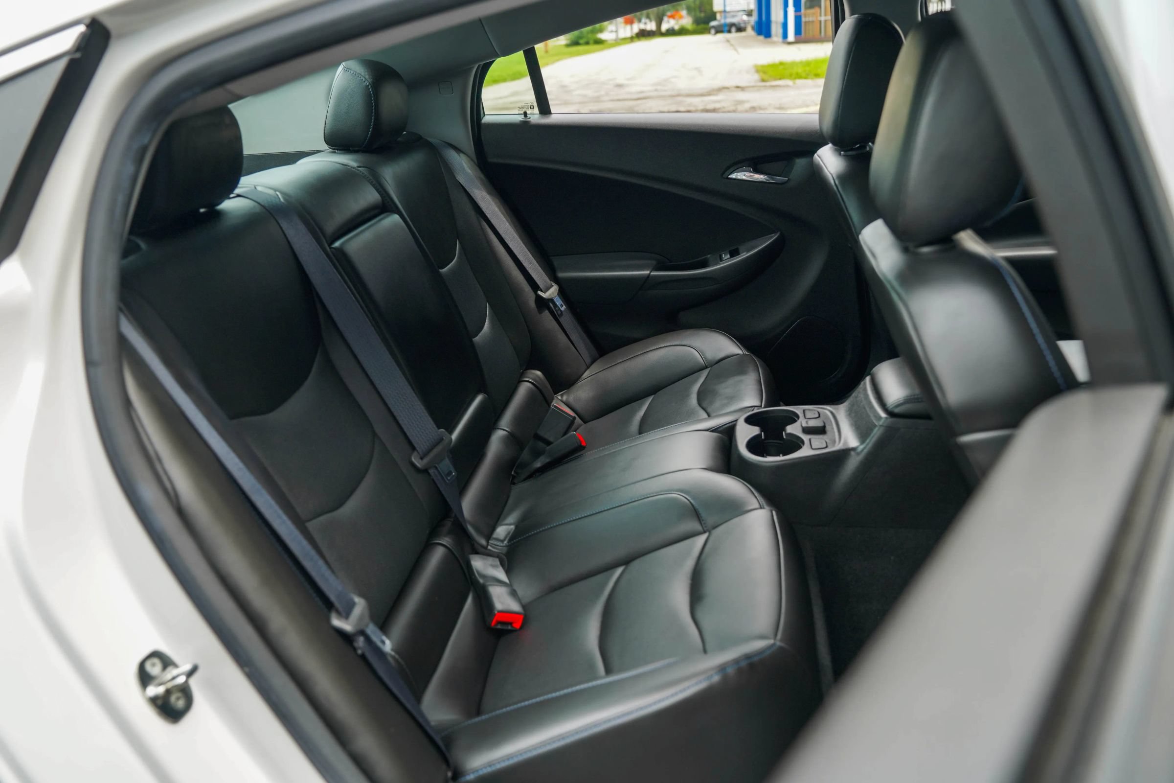 Used 2018 Chevrolet Volt Premier w/ Driver Confidence Package FWD image 31