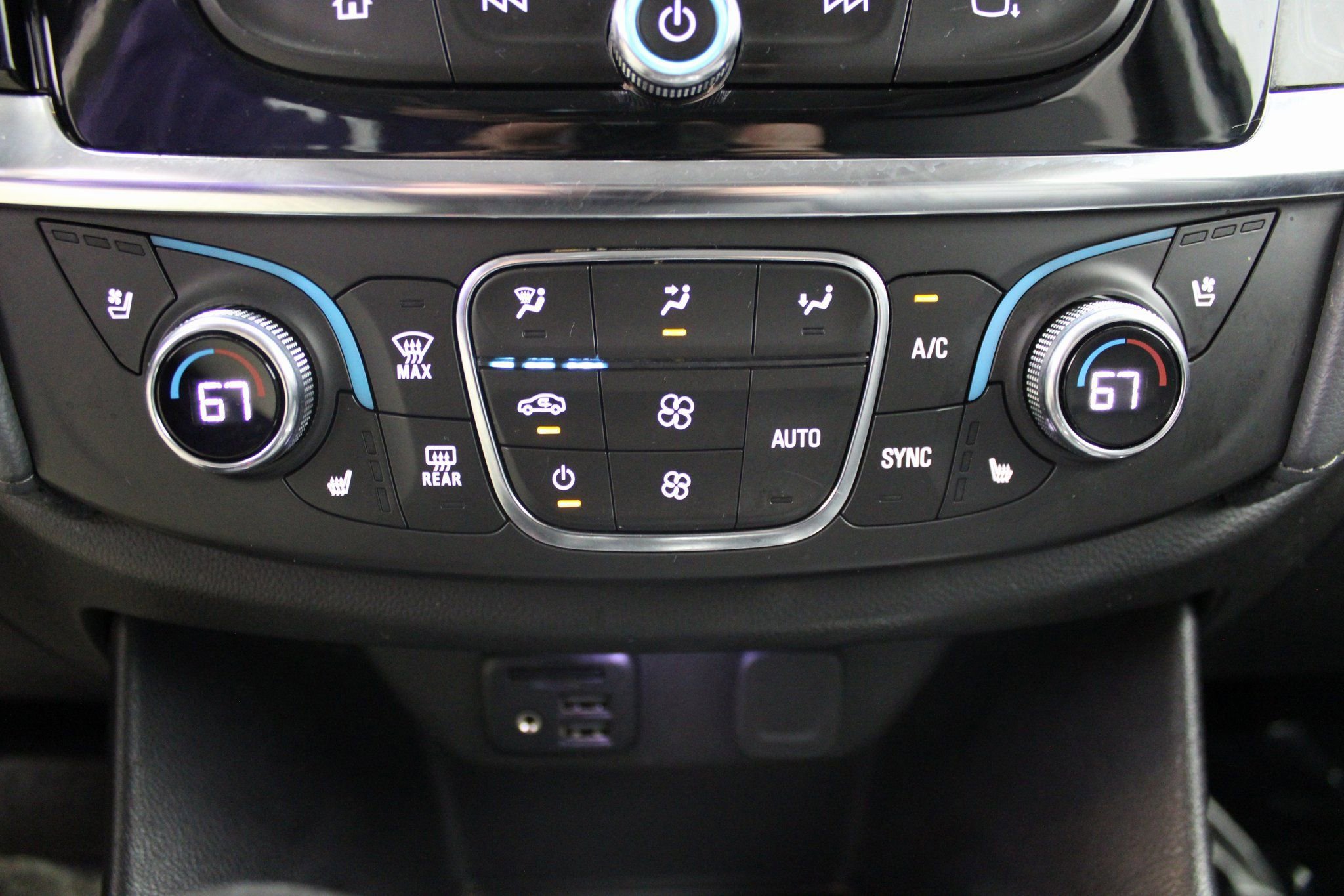 Used 2021 Chevrolet Traverse Premier w/ LPO, Floor Liner Package image 46