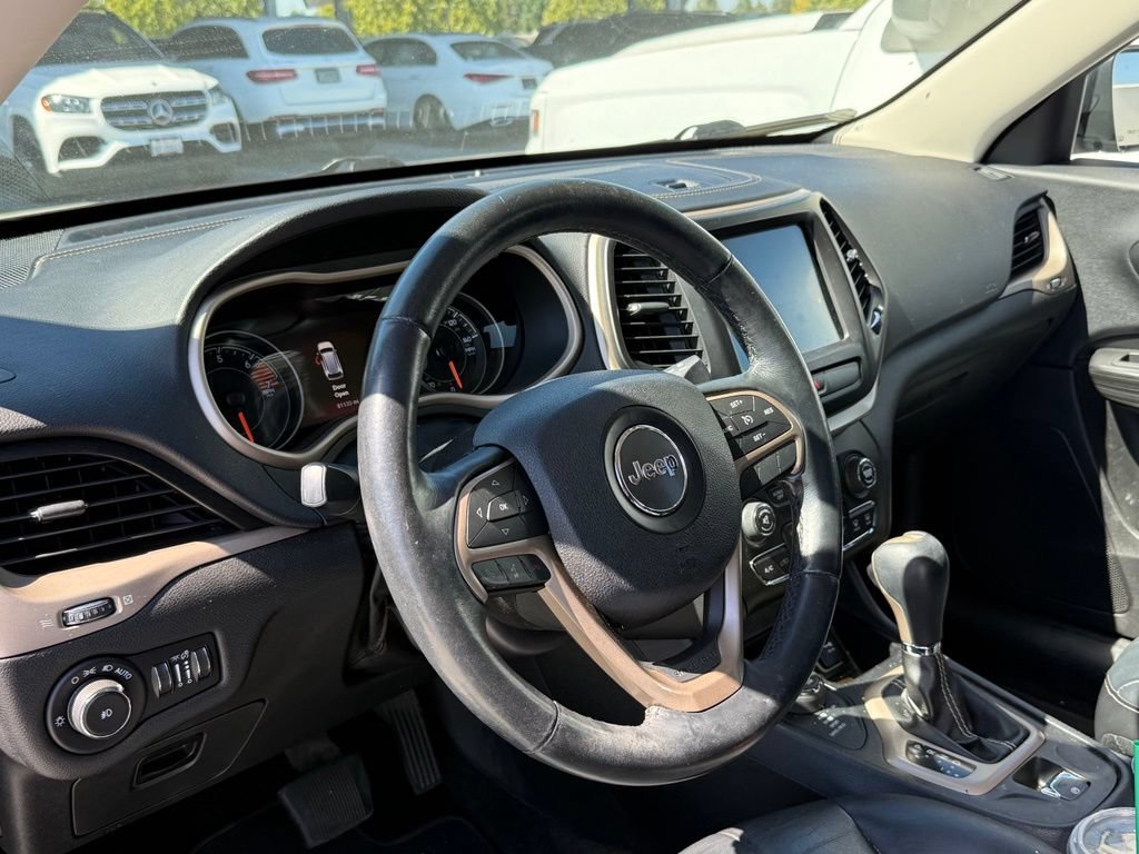 Used 2016 Jeep Cherokee Limited w/ Trailer Tow Group AWD/4WD image 2