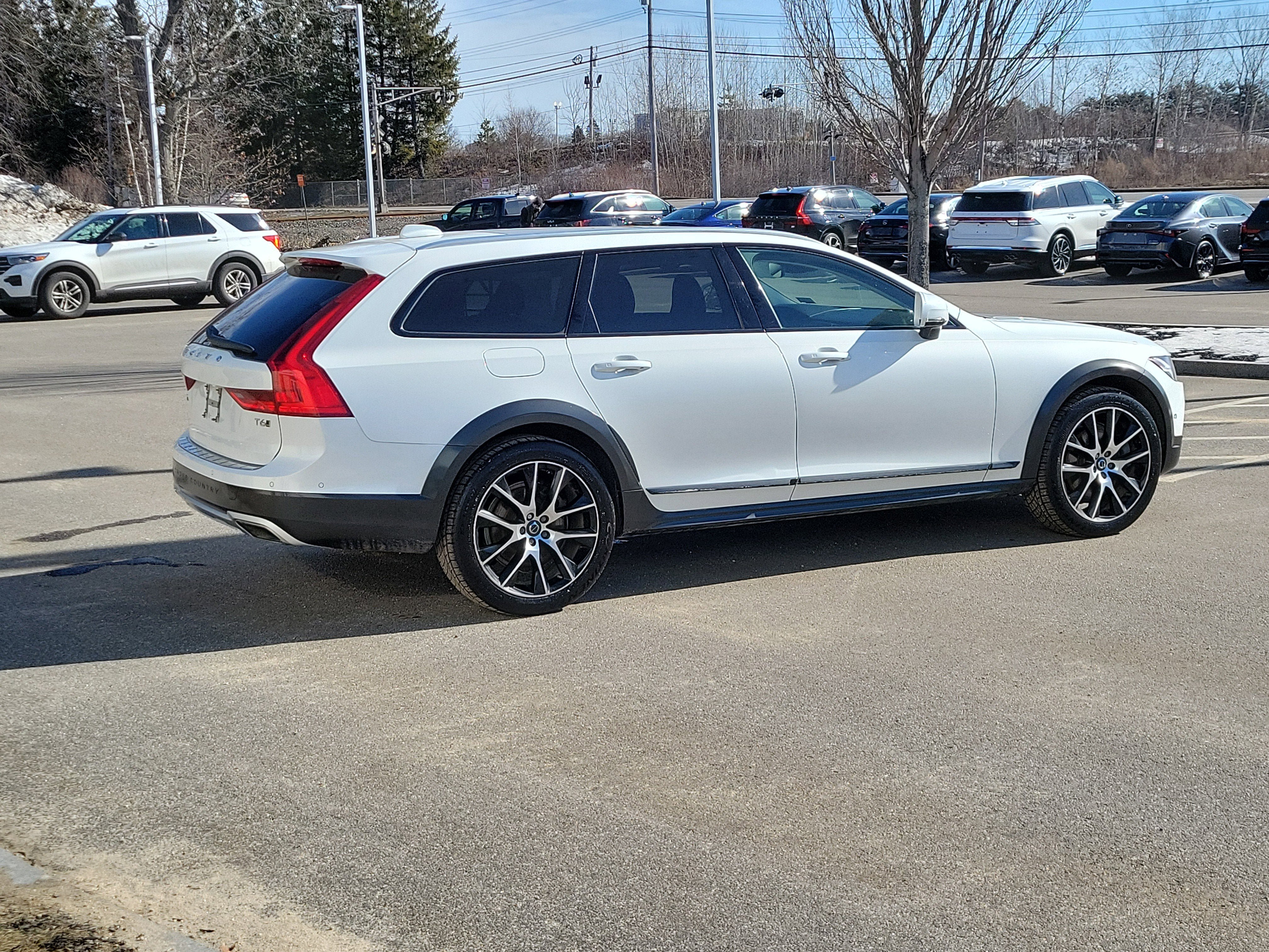 Used 2019 Volvo V90 T6 Cross Country w/ Advanced Package AWD/4WD image 7