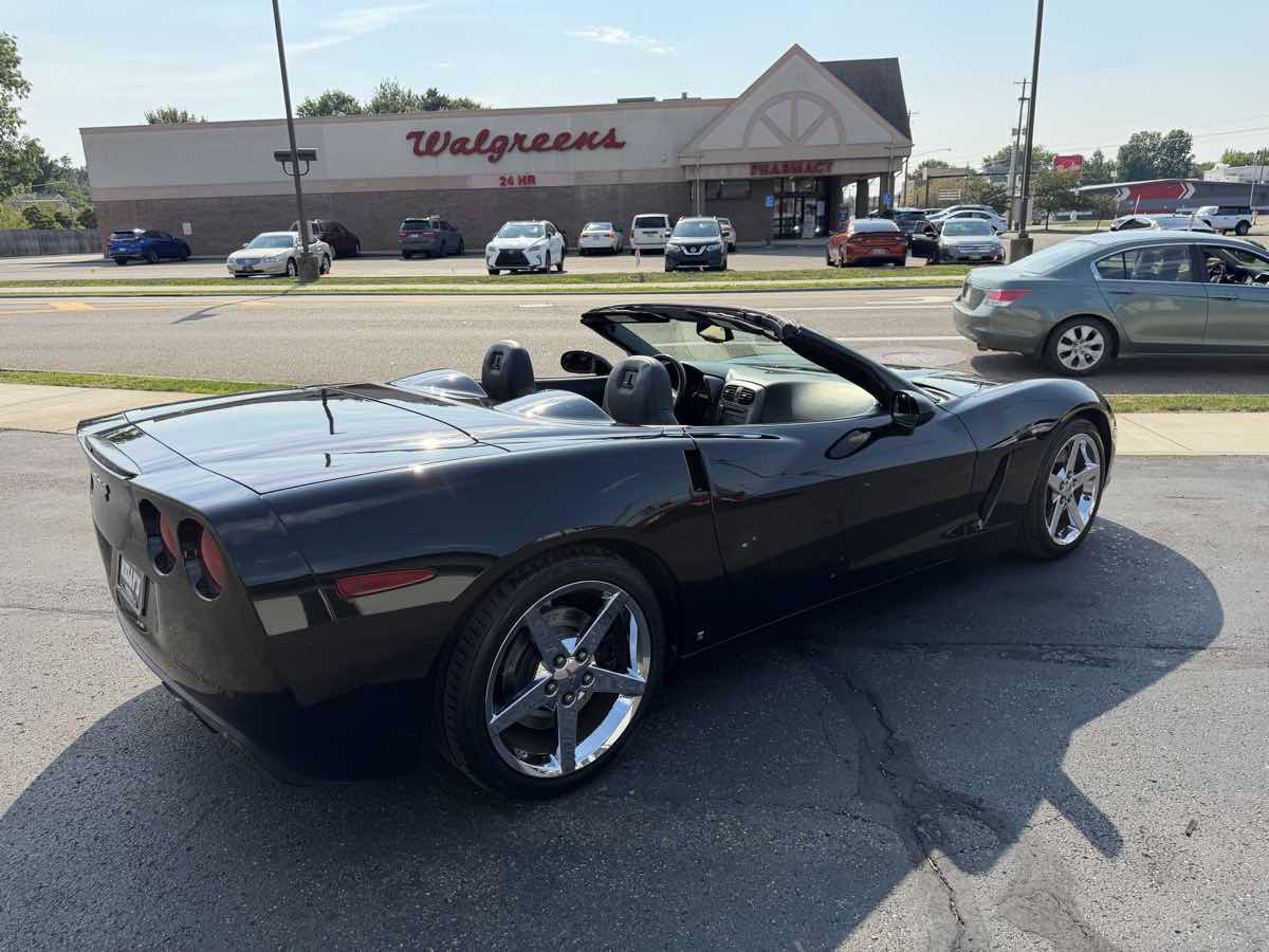 Used 2007 Chevrolet Corvette Convertible w/ Preferred Equipment Group RWD image 5