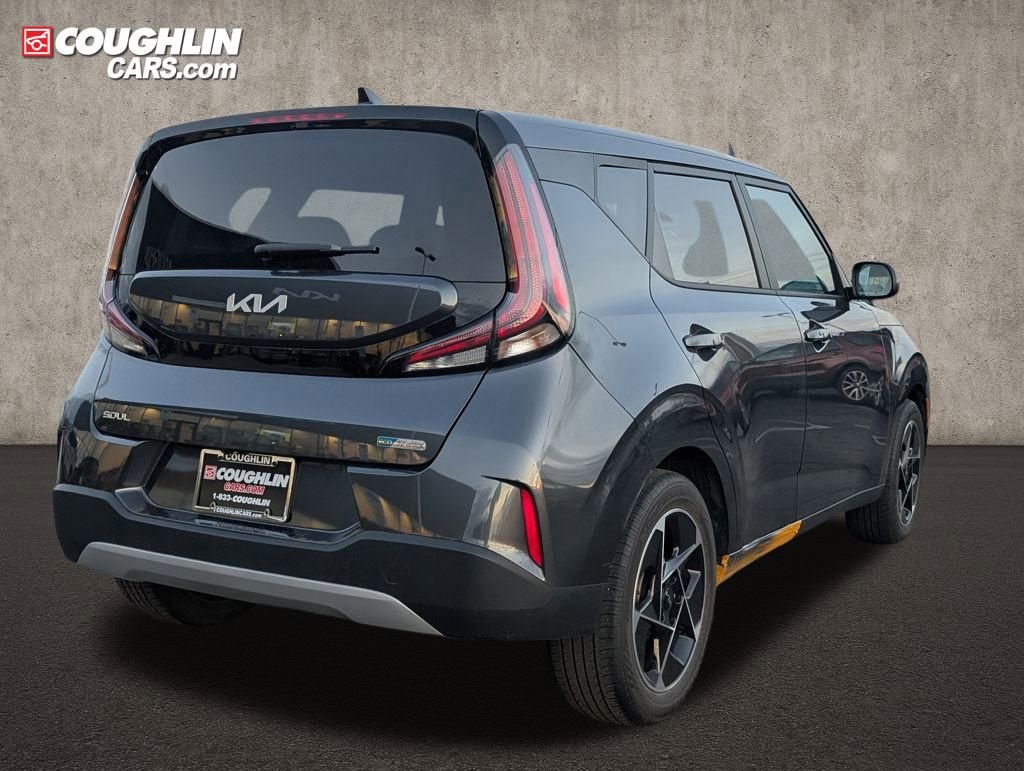 Used 2023 Kia Soul EX image 7