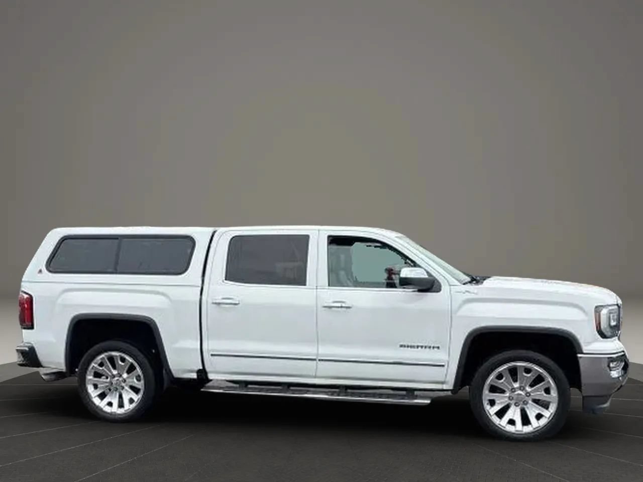 Used 2016 GMC Sierra 1500 SLT w/ Enhanced Driver Alert Package AWD/4WD image 10