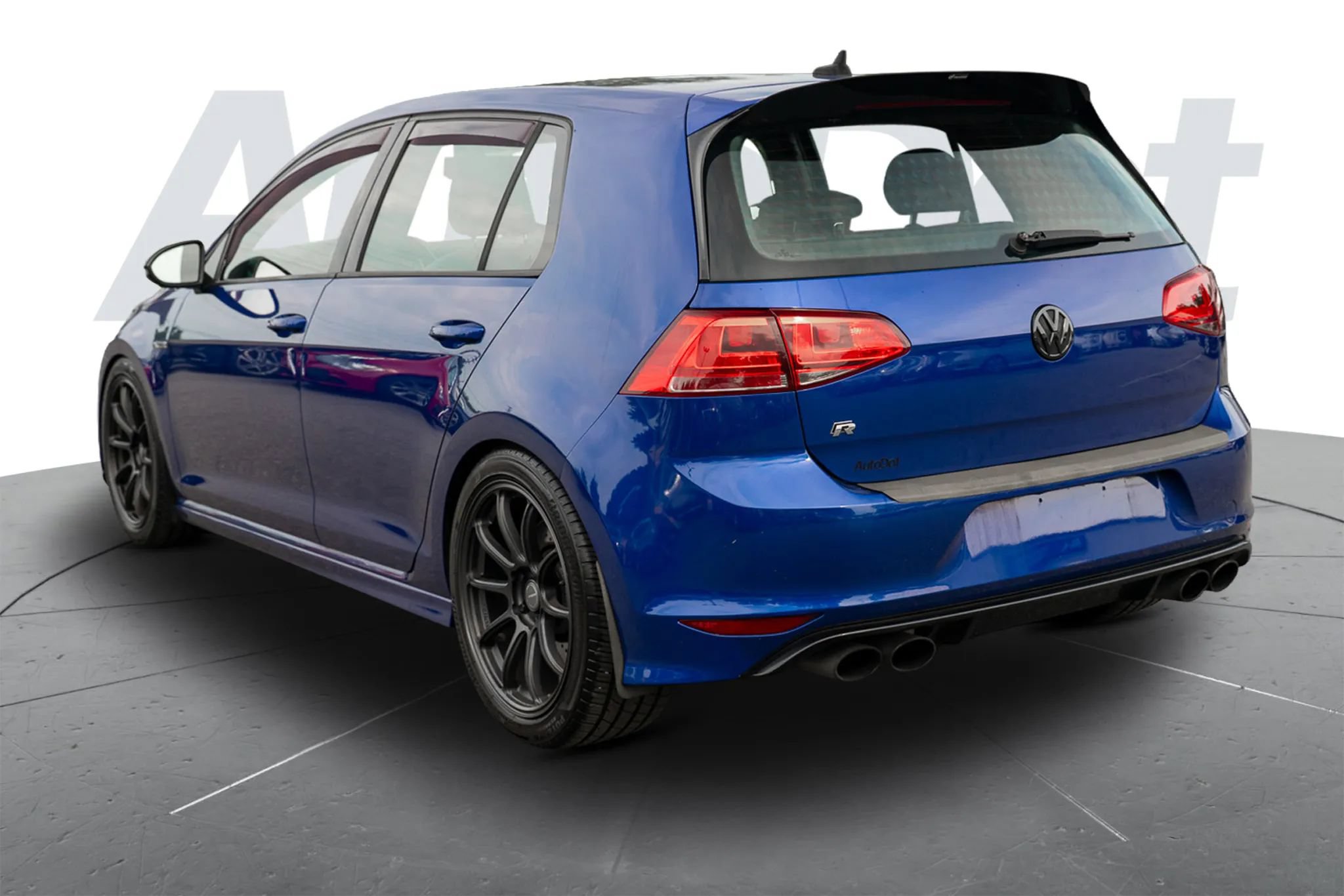 Used 2016 Volkswagen Golf R 4-Door AWD/4WD image 2