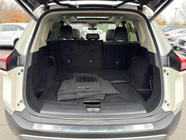 Used 2023 Nissan Rogue SL w/ SL Premium Package image 12