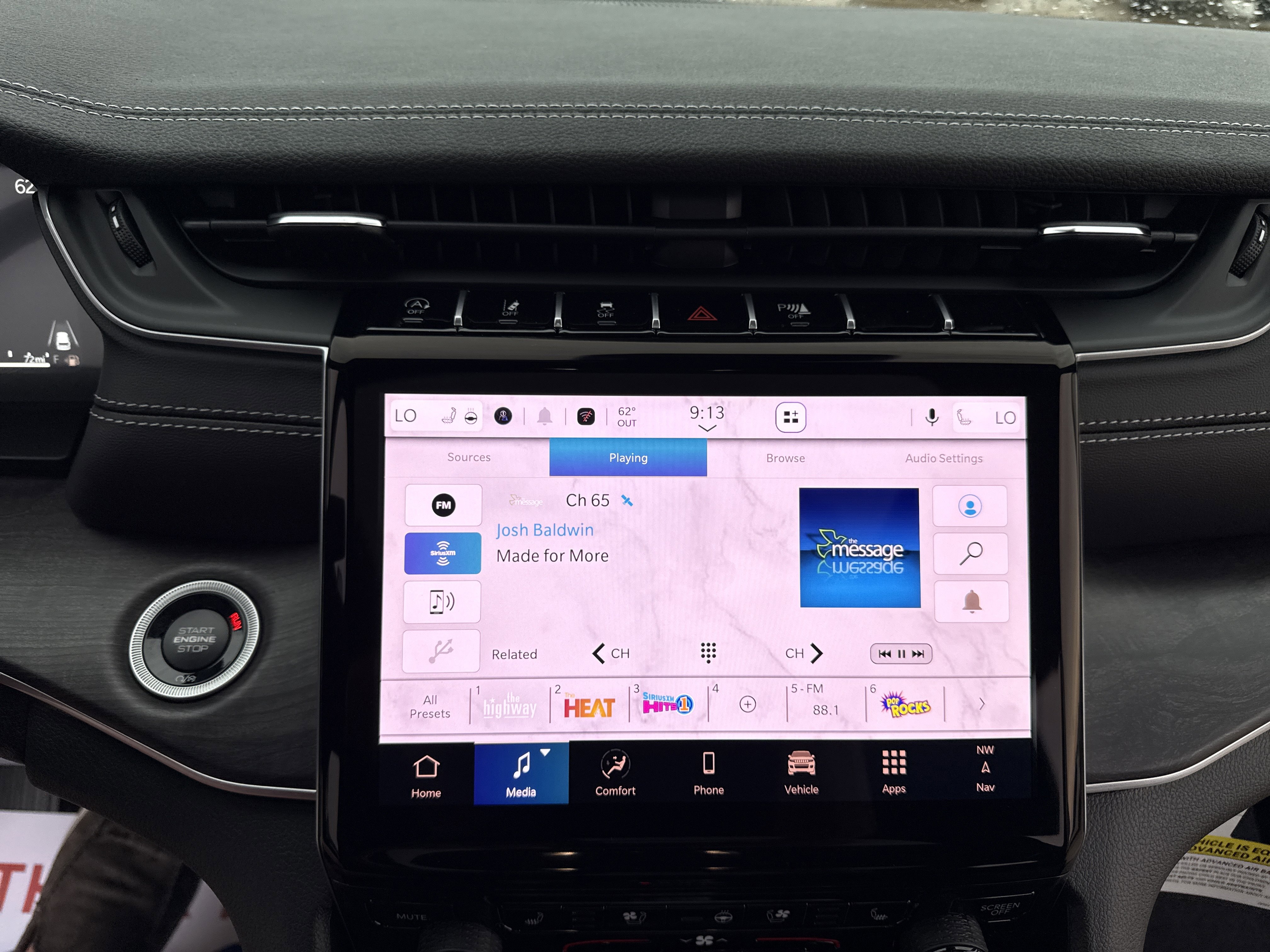 New 2025 Jeep Grand Cherokee Limited w/ Luxury Tech Group II image 25