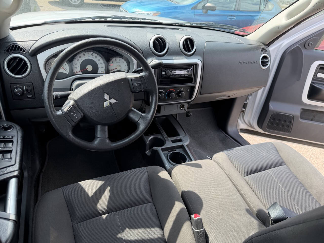 Used 2008 Mitsubishi Raider LS RWD image 10