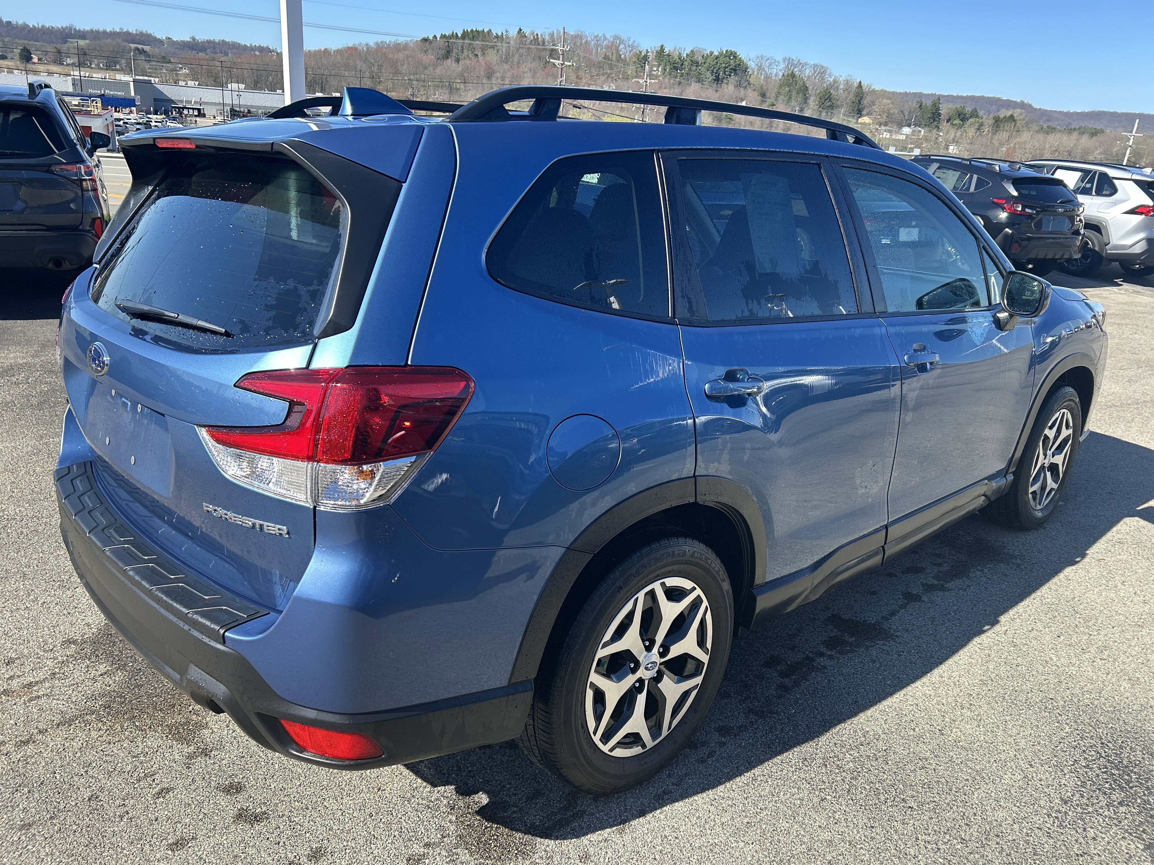 Certified 2023 Subaru Forester Premium AWD/4WD image 6