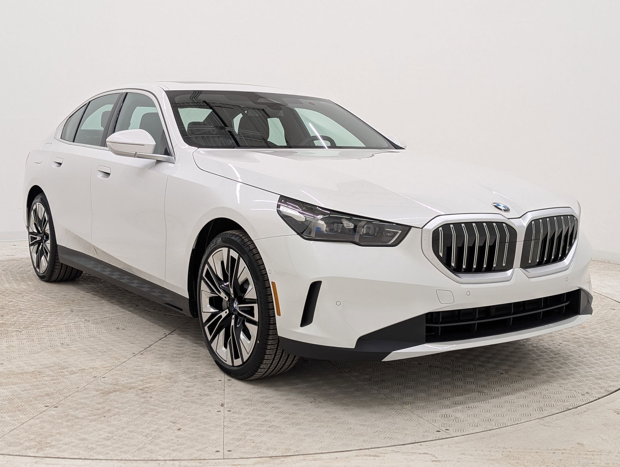 New 2026 BMW 530i RWD image 7