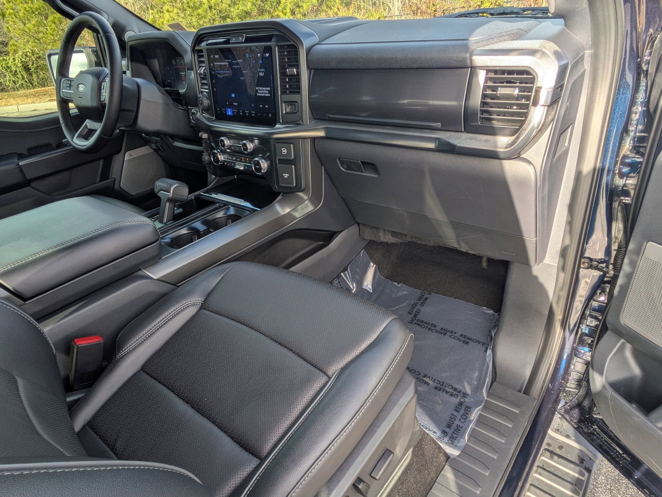 Used 2025 Ford F150 Lariat w/ Equipment Group 501A Mid image 28