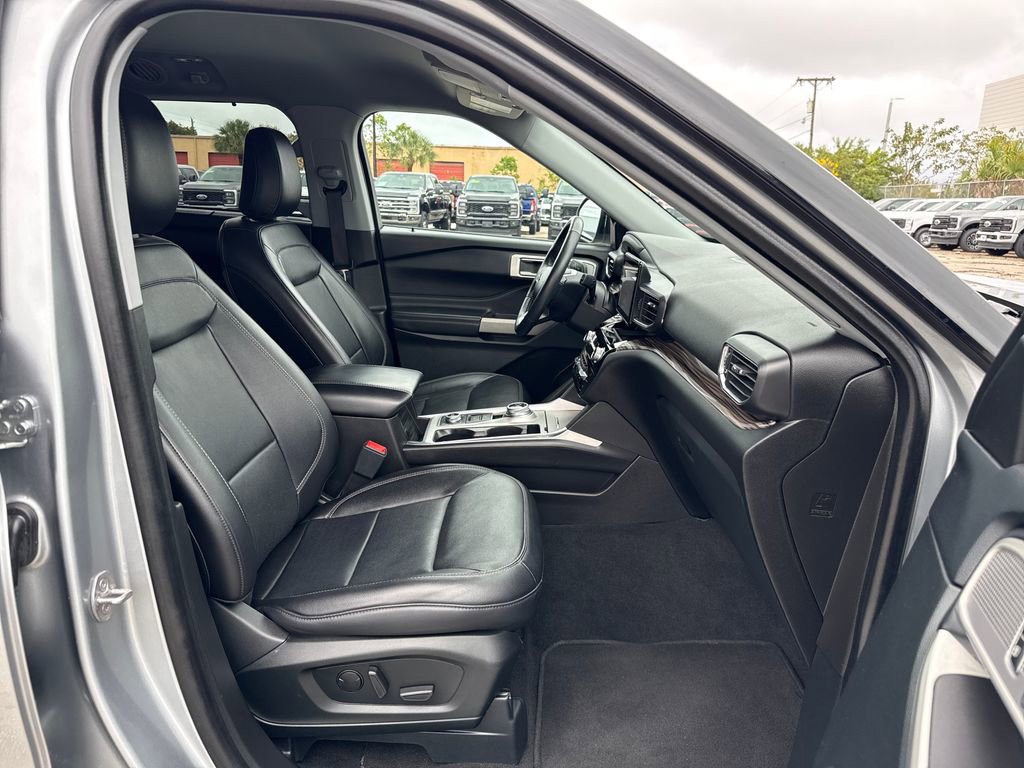 Used 2023 Ford Explorer Limited w/ Equipment Group 301A image 26