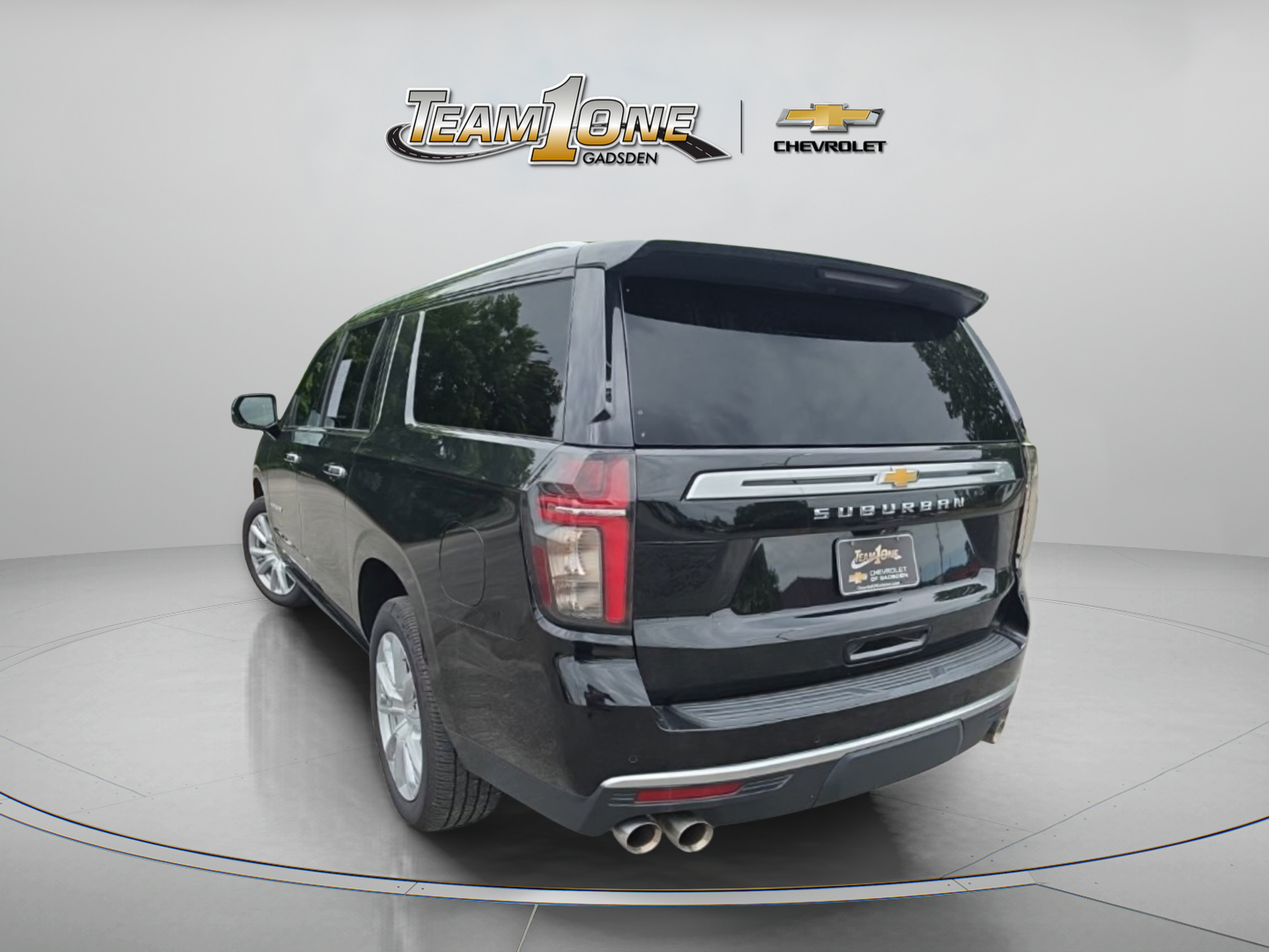 Used 2024 Chevrolet Suburban High Country RWD image 6