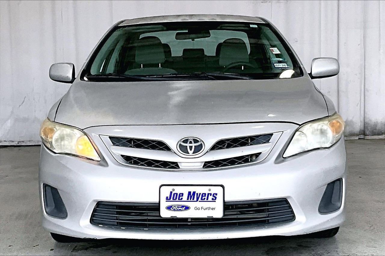 Used 2012 Toyota Corolla LE FWD image 3