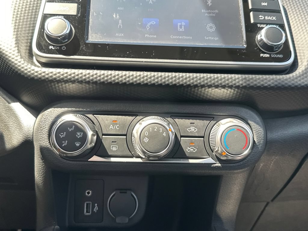 Certified 2025 Nissan Kicks Play S FWD image 18
