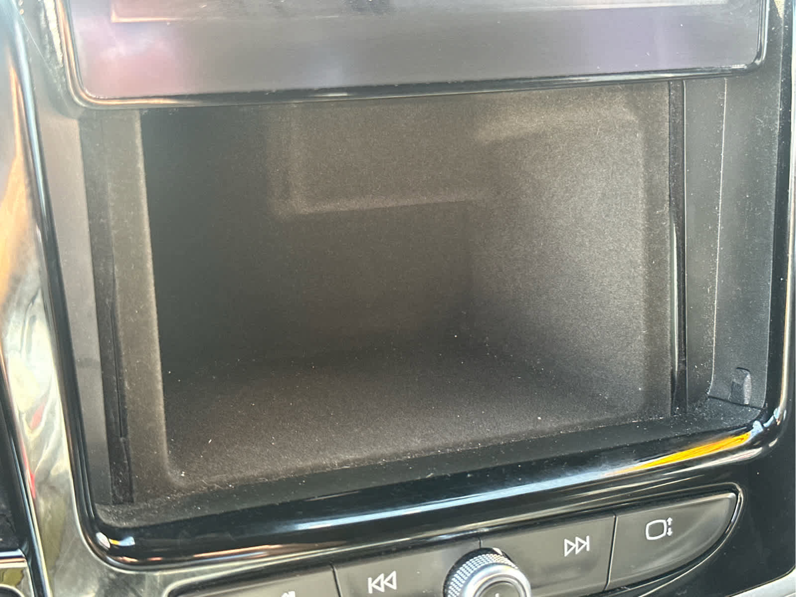 Used 2022 Chevrolet Traverse LT image 36