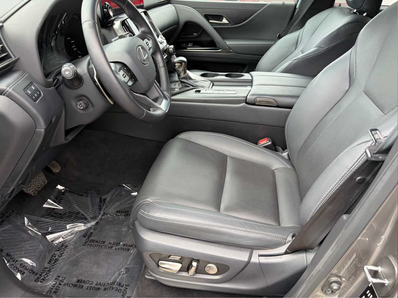 Used 2024 Lexus LX 600 4WD w/ Appearance Package image 9