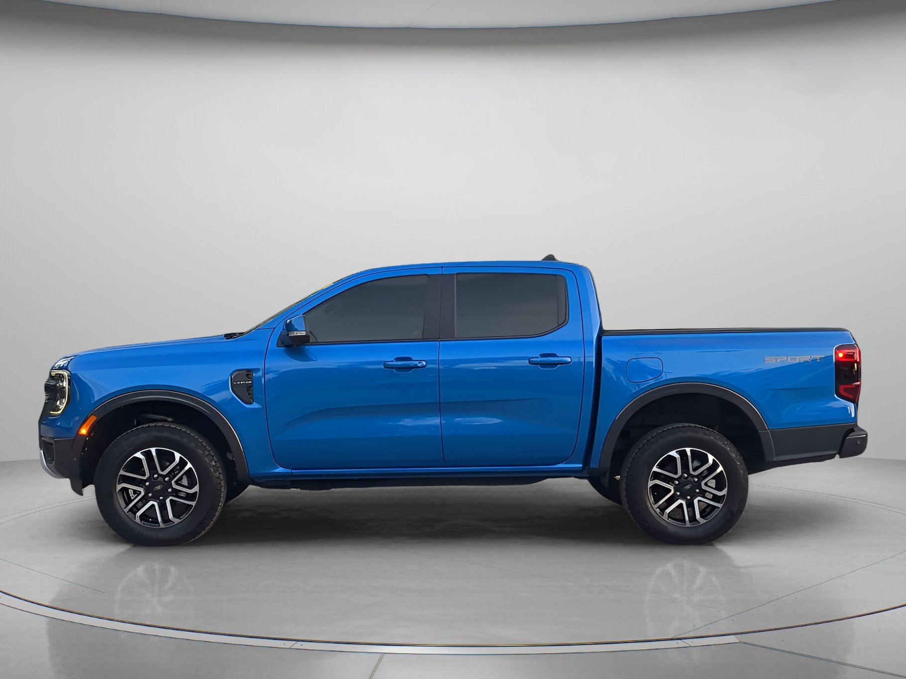 Used 2024 Ford Ranger Lariat w/ Trailer Tow Package RWD image 43