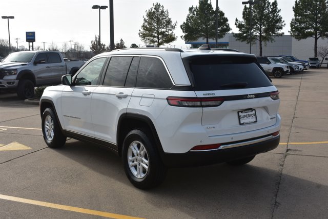 Used 2023 Jeep Grand Cherokee Laredo AWD/4WD image 9