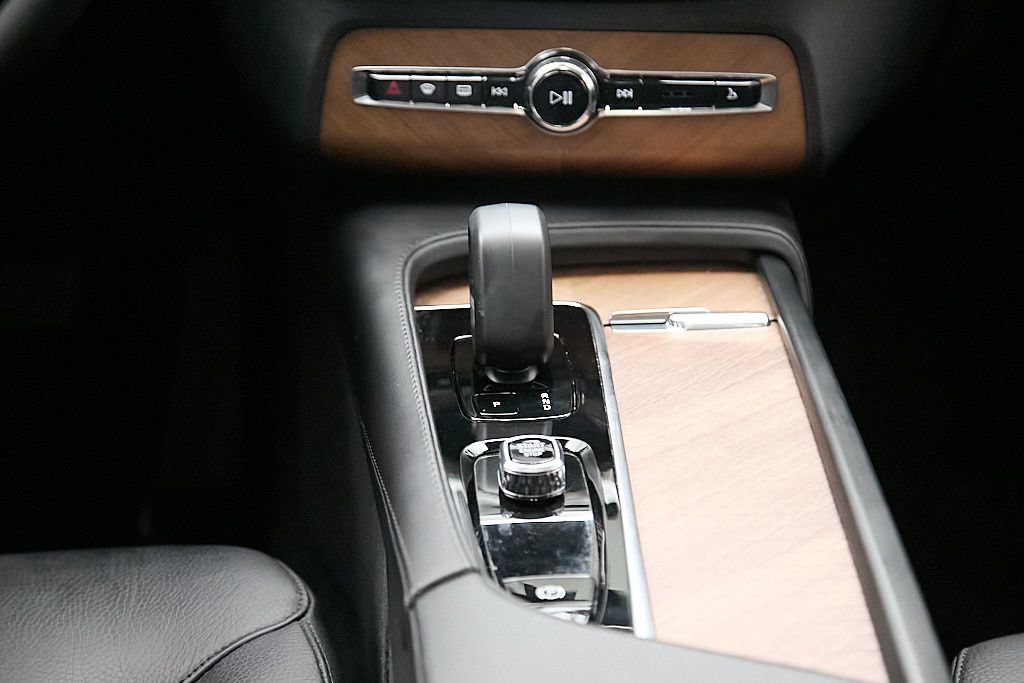 Certified 2024 Volvo XC90 B6 Plus w/ Protection Package Premier AWD/4WD image 30