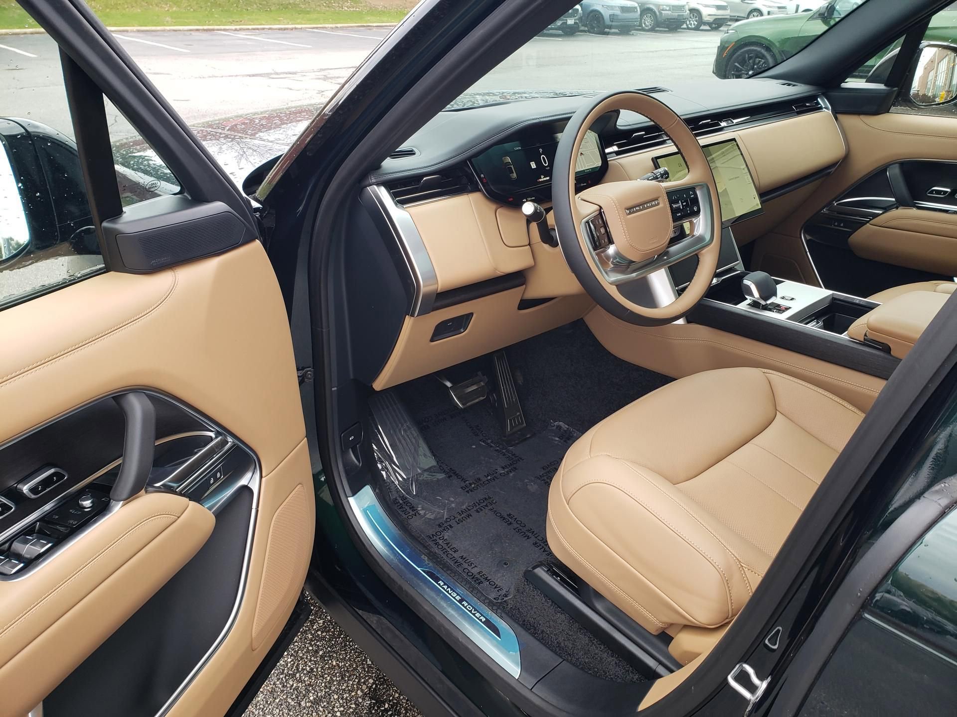 New 2026 Land Rover Range Rover SE image 9